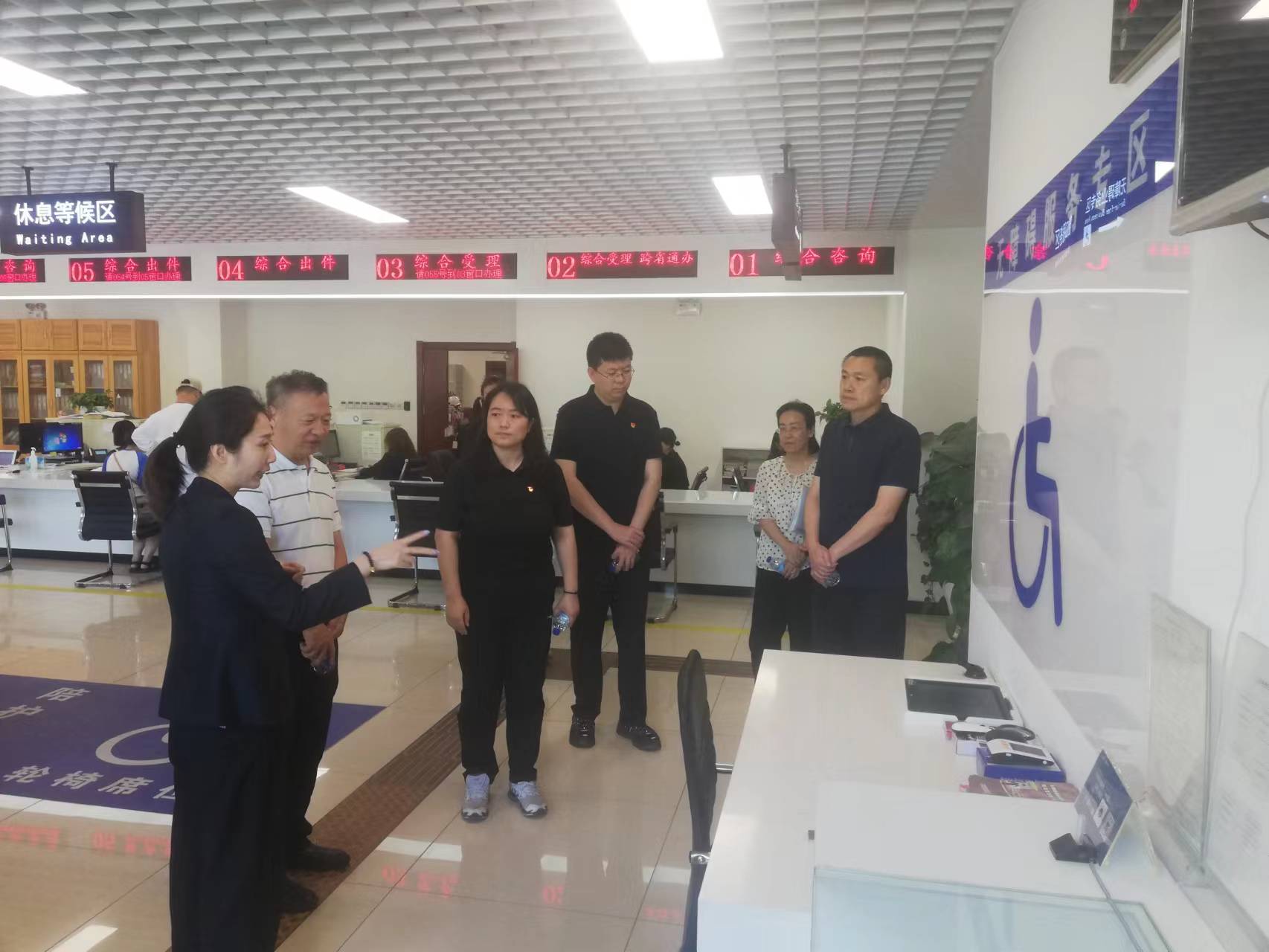 图为会议现场