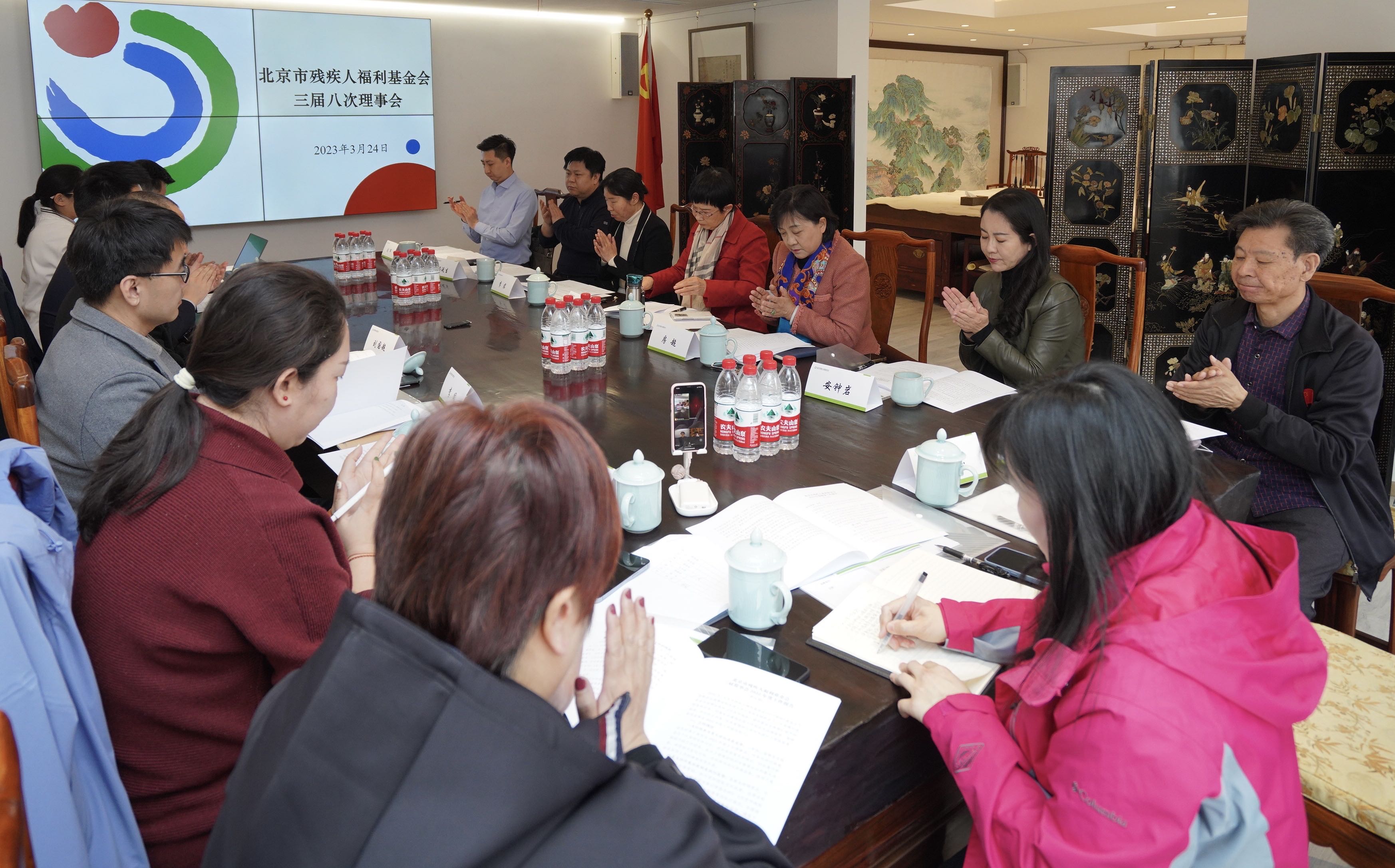 图为会议现场