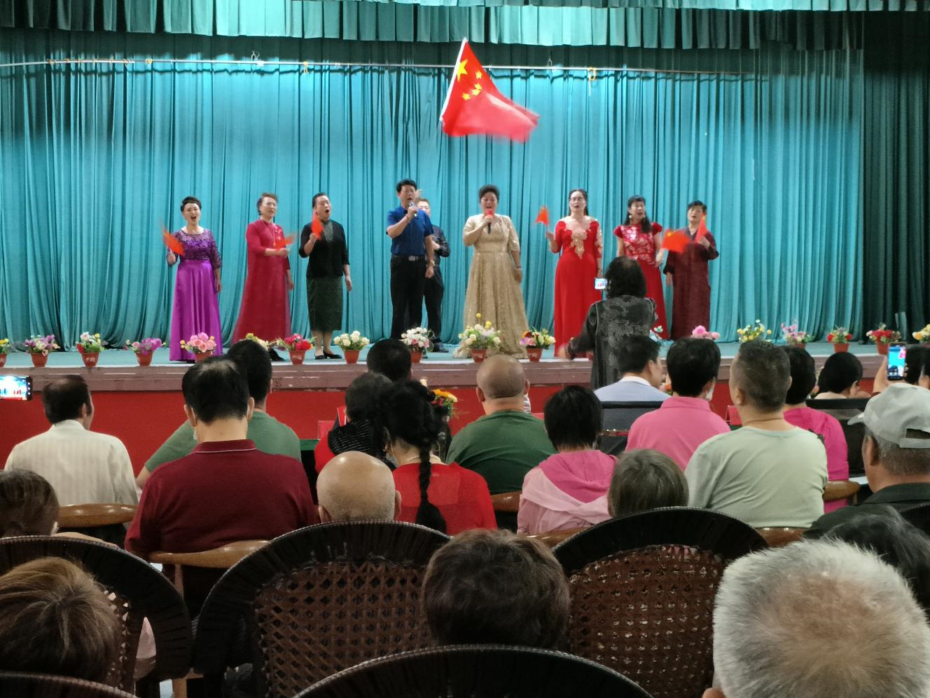 图为会议现场