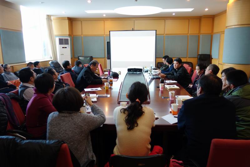 图为座谈会现场