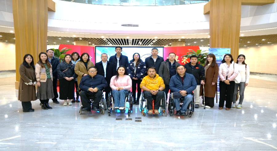 图为活动现场