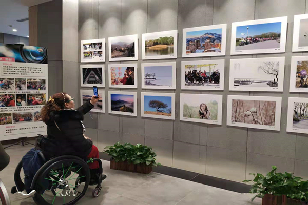 图为观展现场