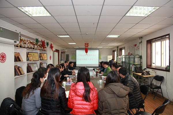 图为座谈会现场