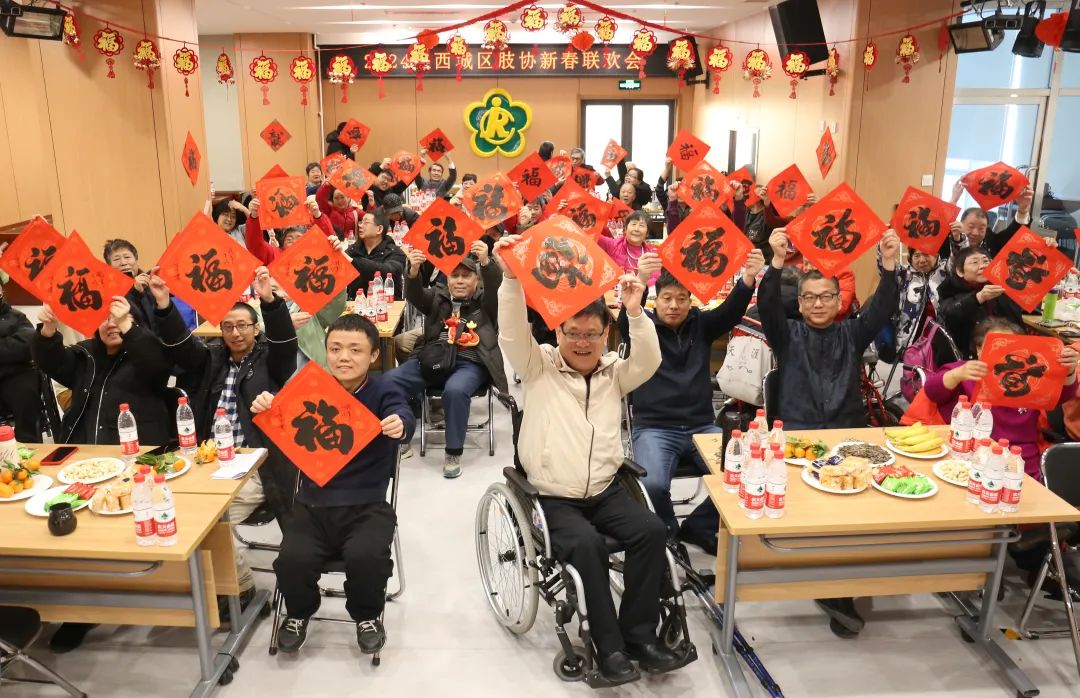 图为活动现场