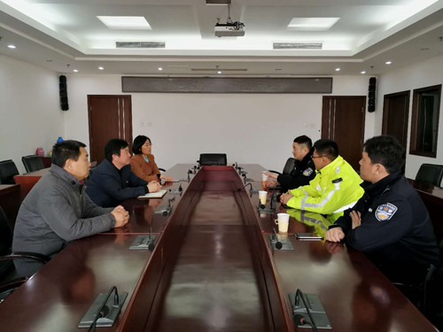 图为协调现场