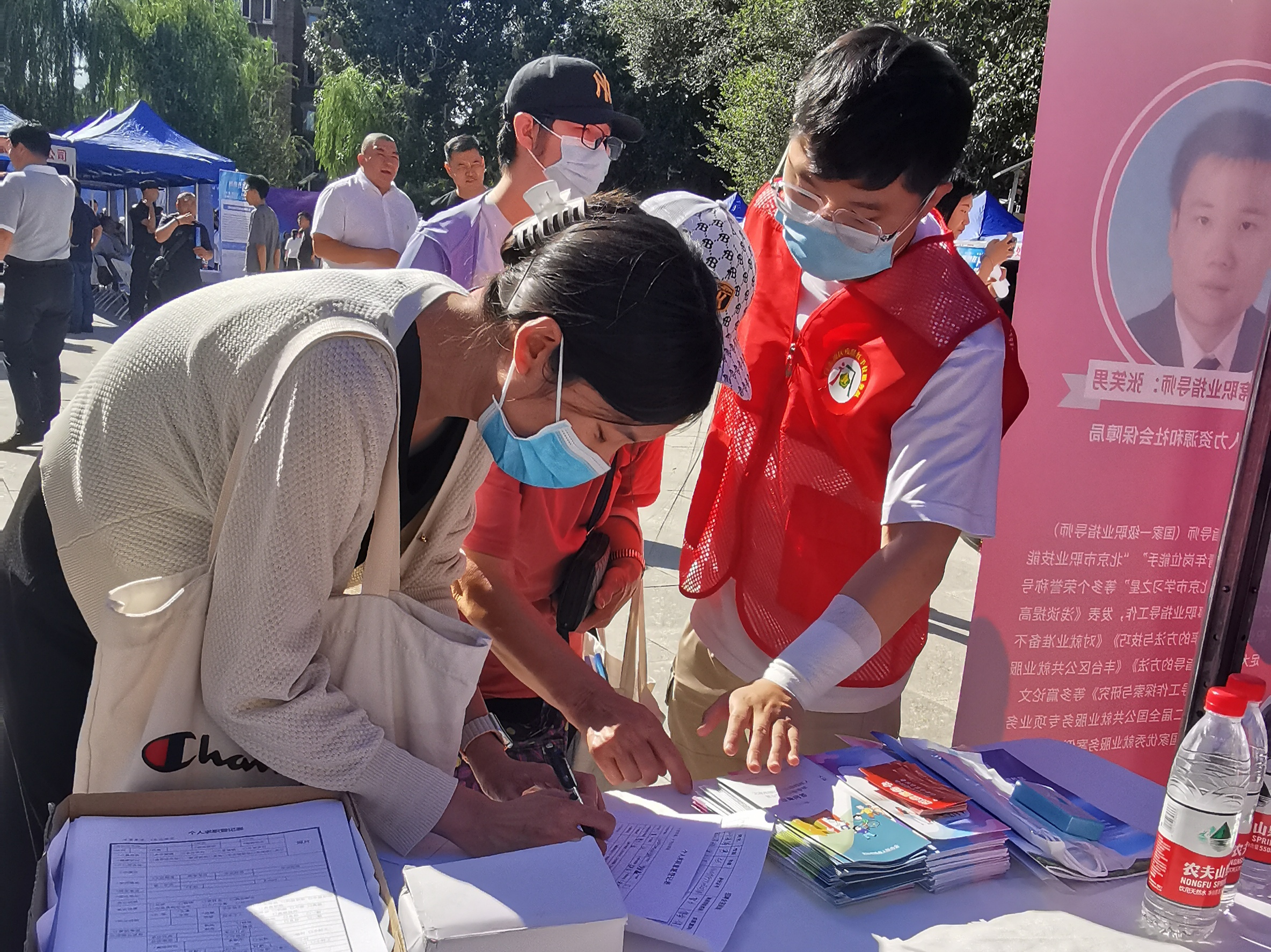 图为会议现场