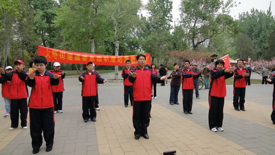 图为职康站学员春游