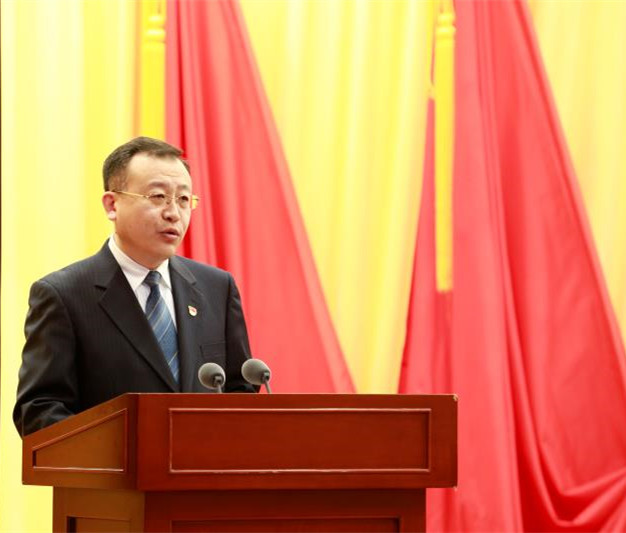 图为房山区委常委、组织部长、常务副区长于波致开幕式词
