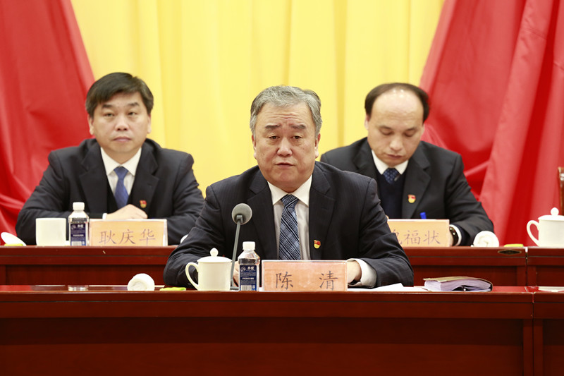 图为房山区委书记、区长陈清讲话