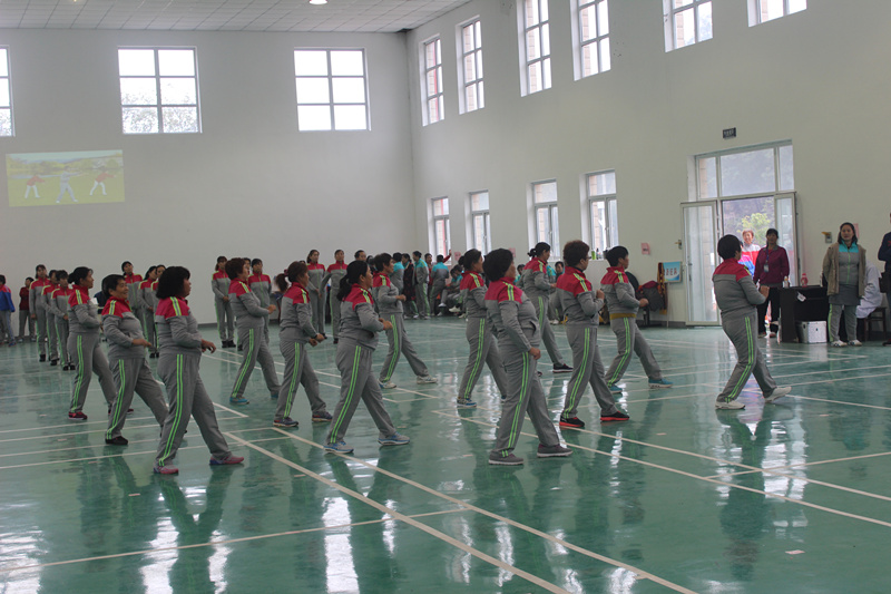 图为健身操比赛现场