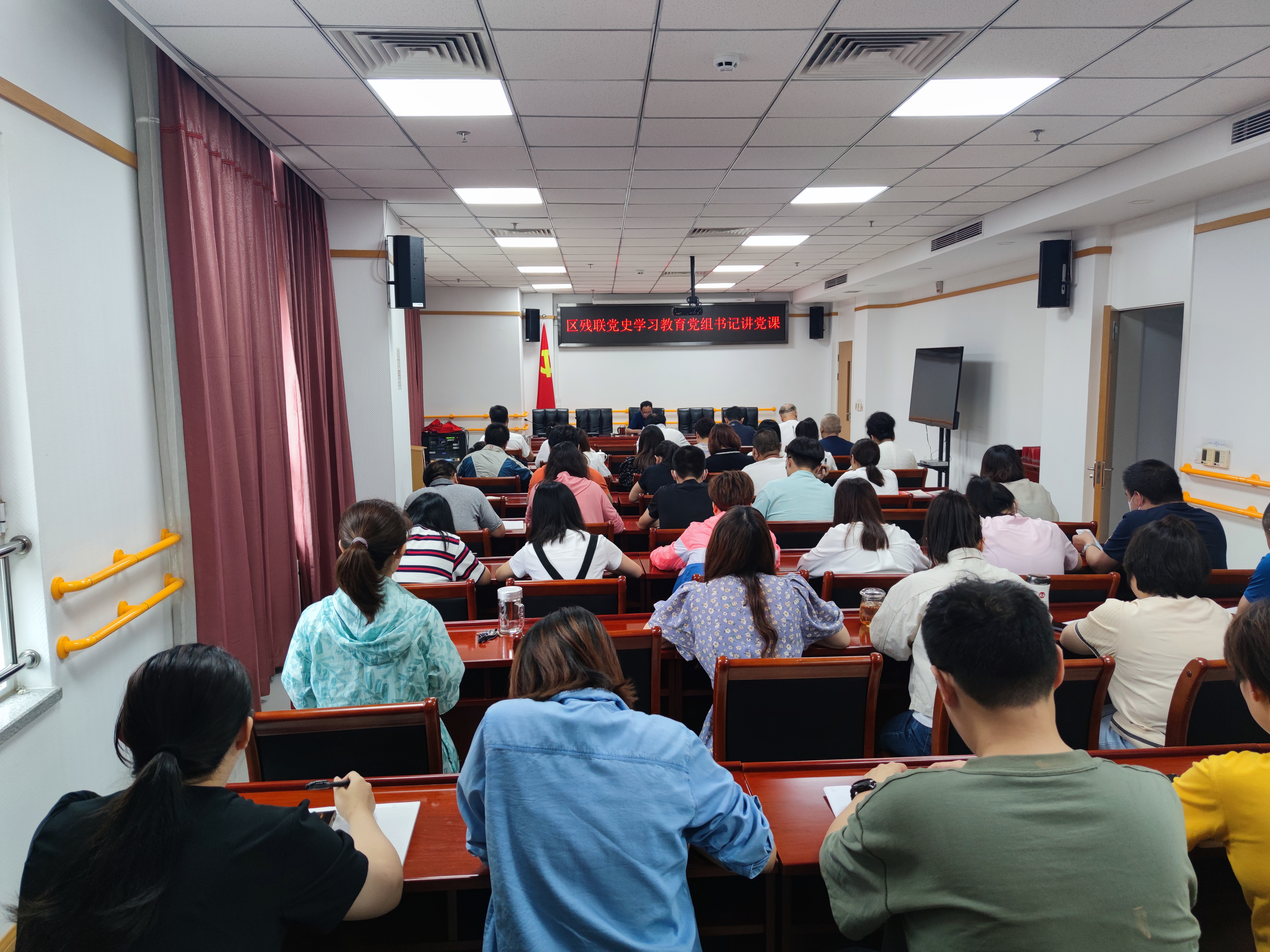 图为活动现场