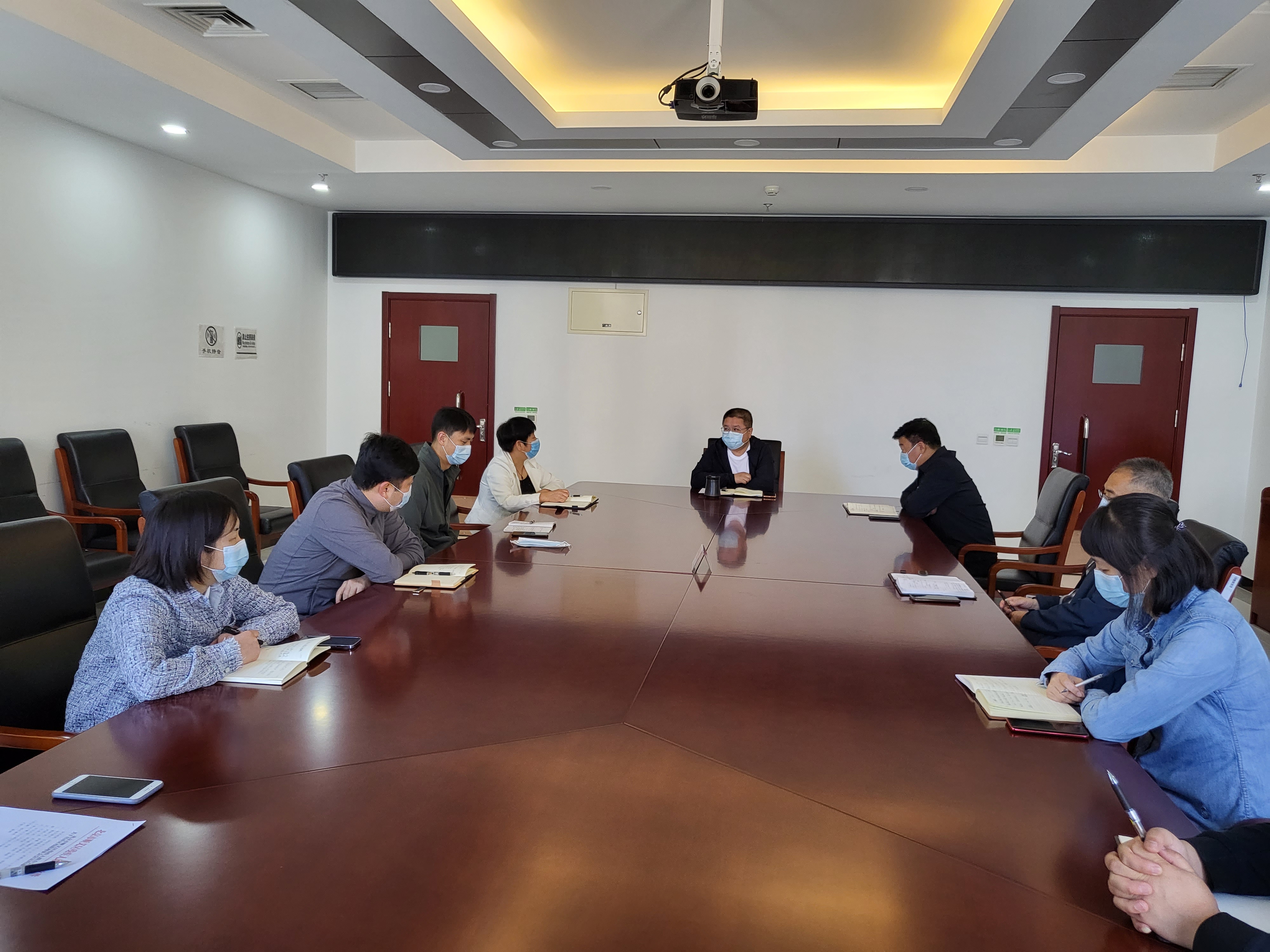 图为会议现场
