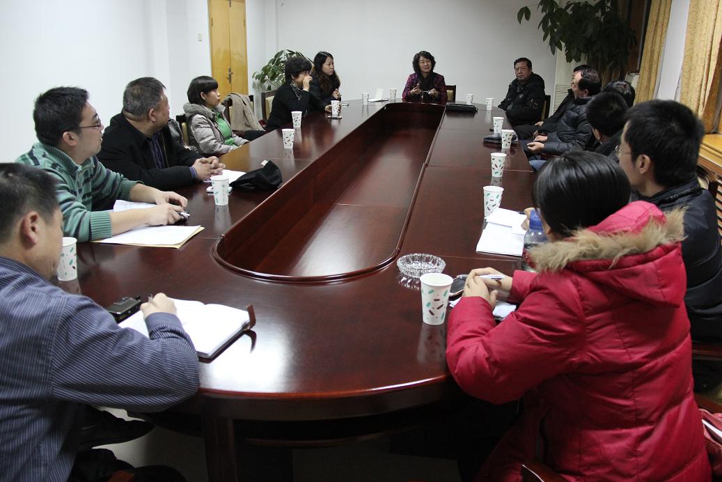 图为座谈会现场