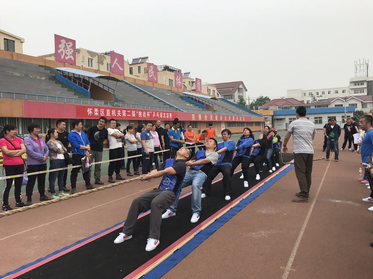 图为比赛现场