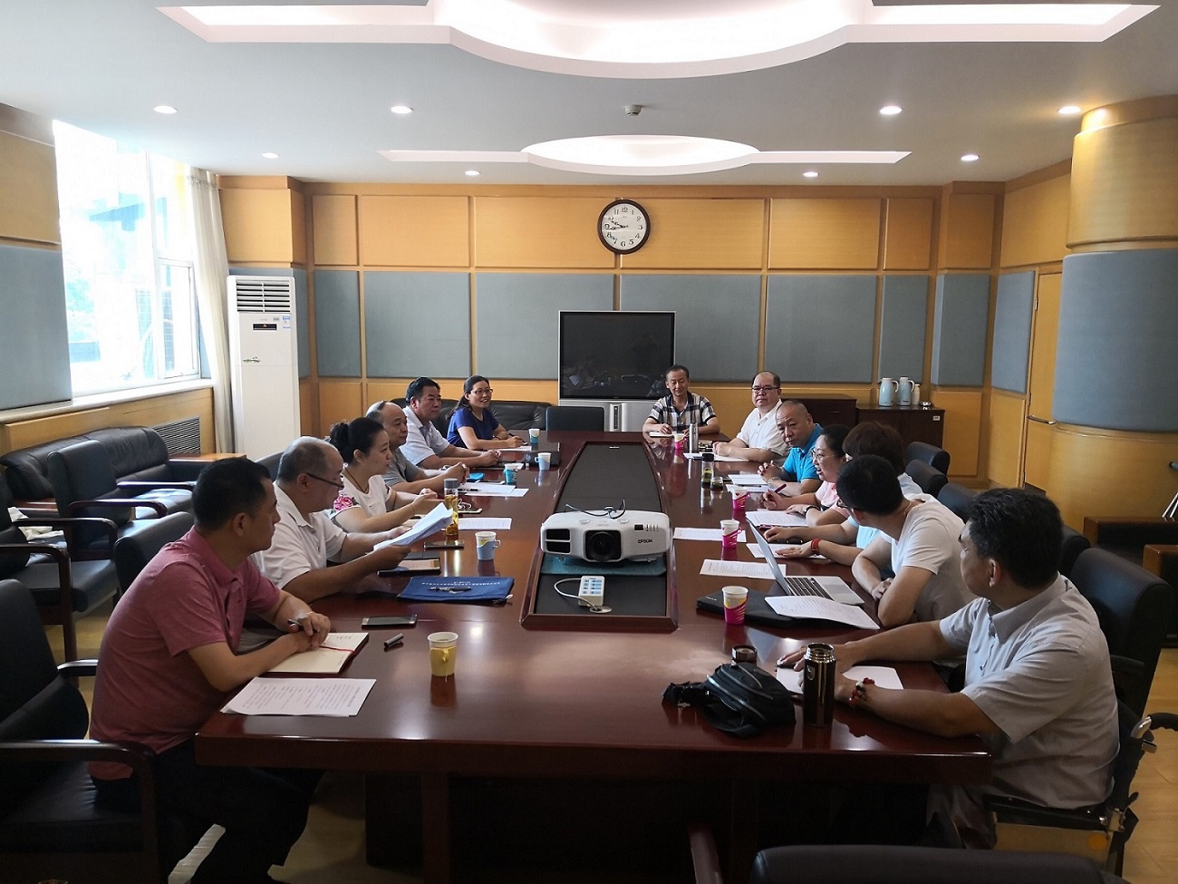 各参会人员讨论2019年工作安排