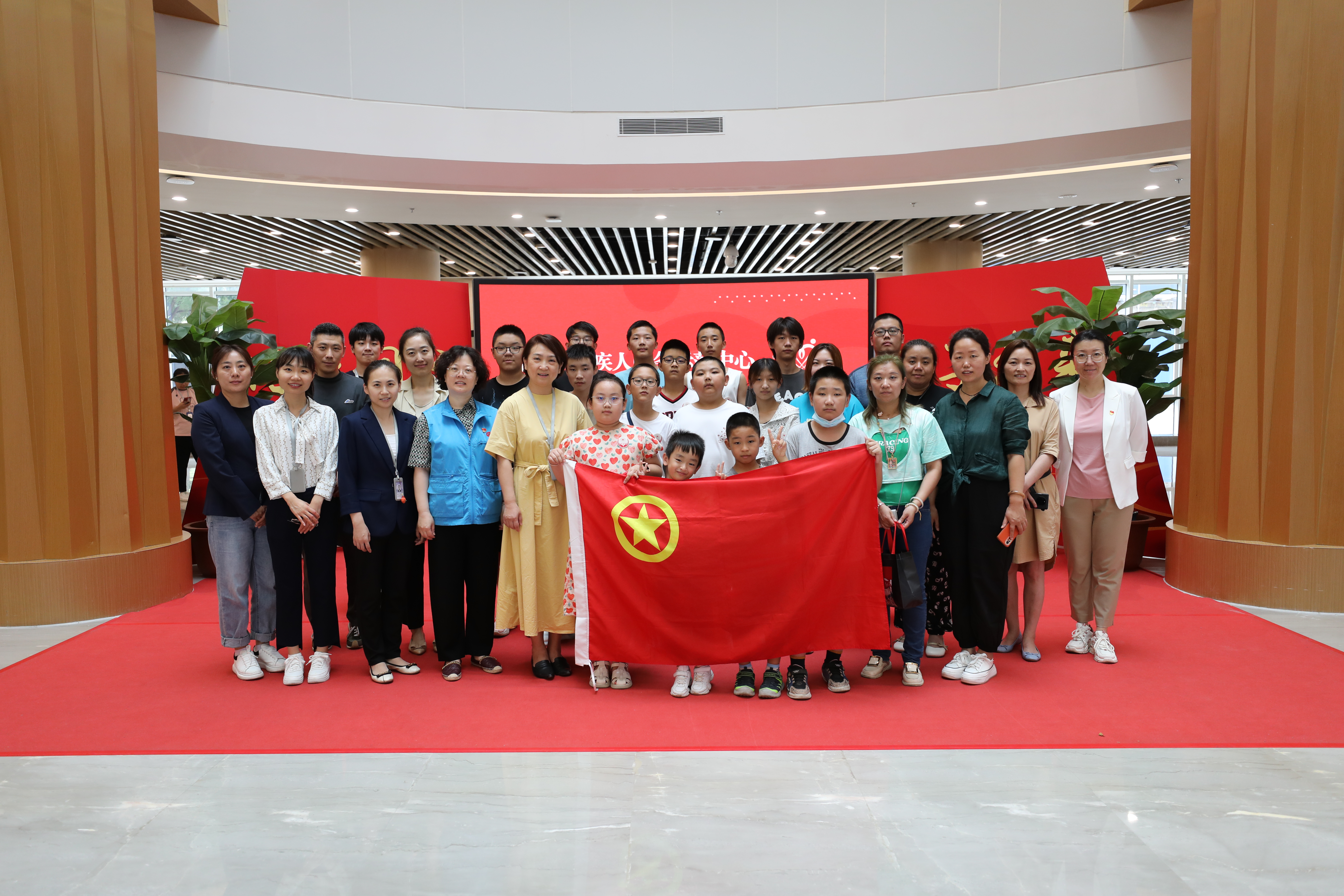 图为会议现场