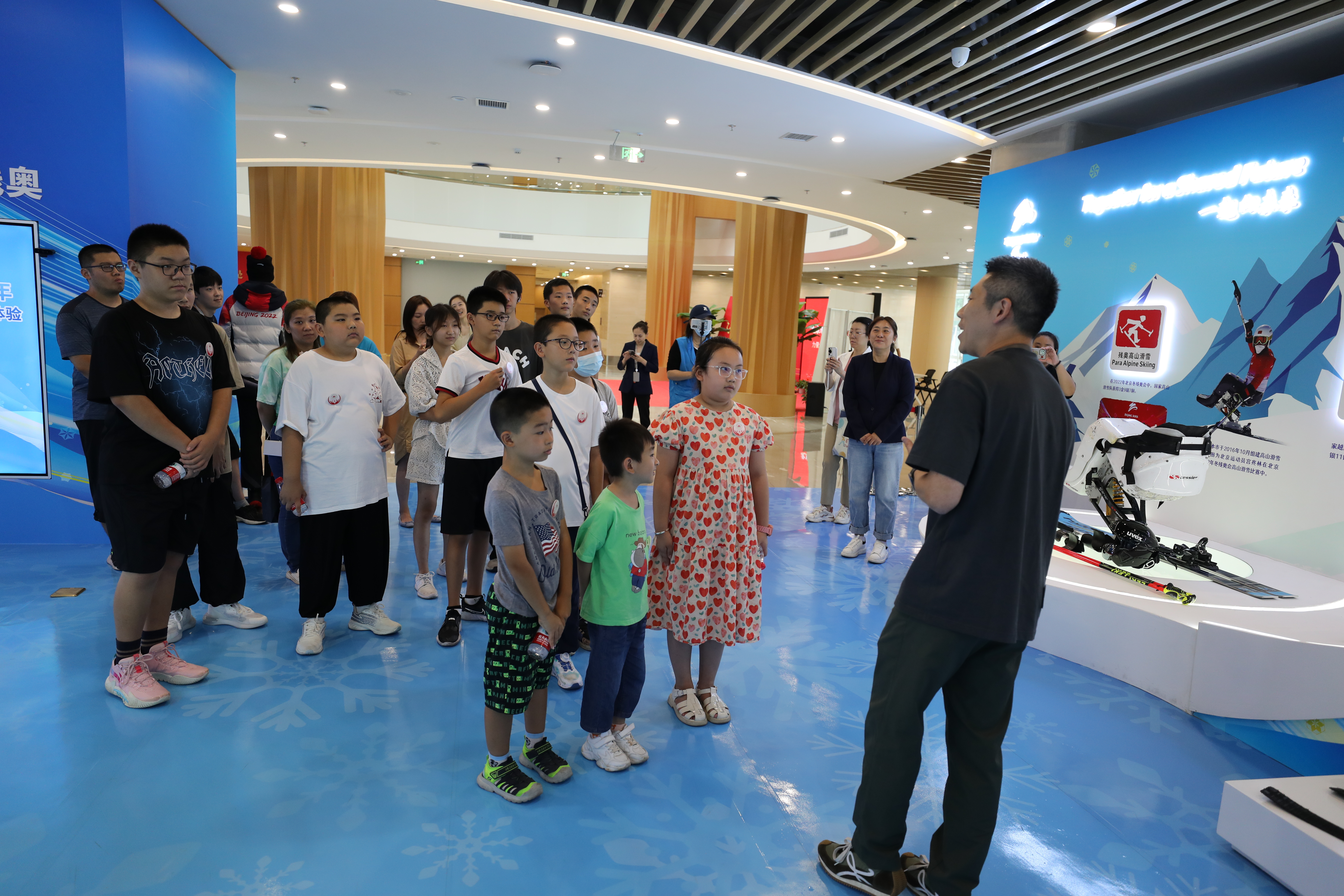 图为会议现场