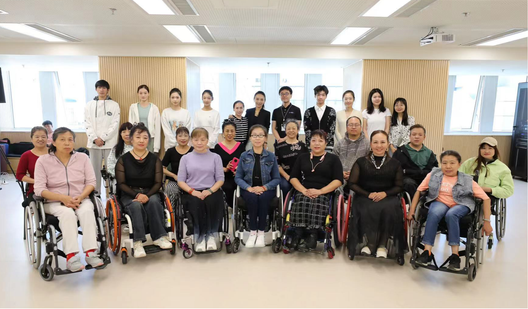 图为会议现场