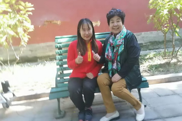 运动员与咨询师合影