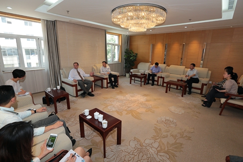 图为会见现场