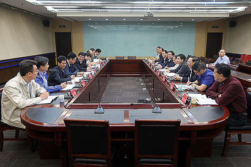 图为座谈会现场