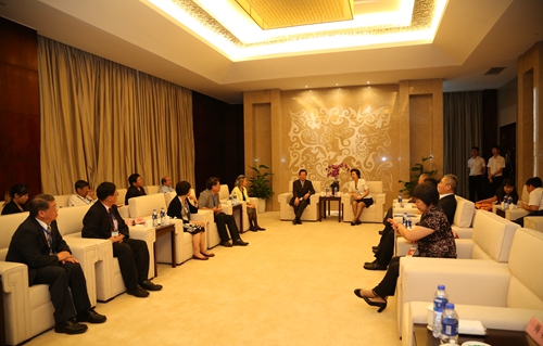 图为王乃坤副主席会见财团法人中国国民党身心障碍者保护基金会一行
