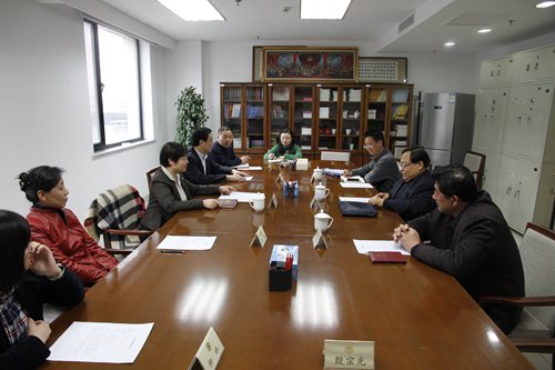 图为座谈会现场