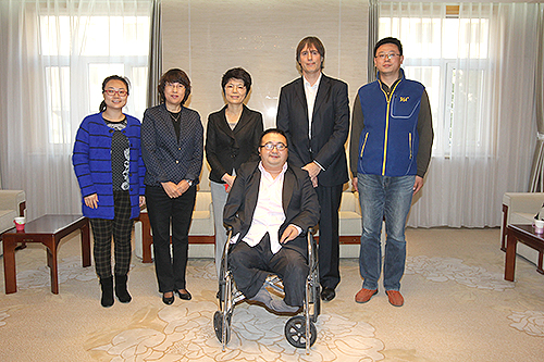 图为双方合影