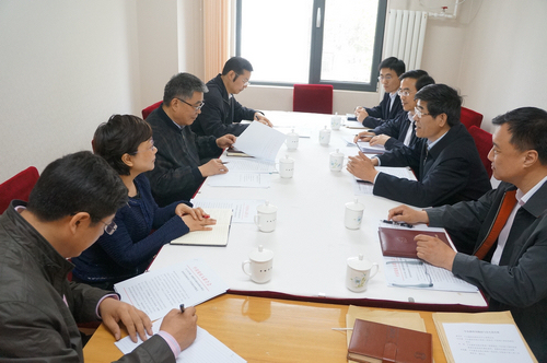 图为座谈会现场