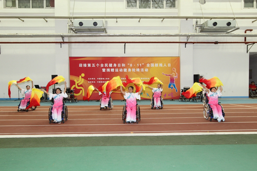 图为活动现场
