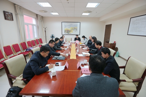 图为座谈现场
