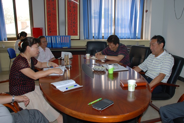 图为座谈会现场
