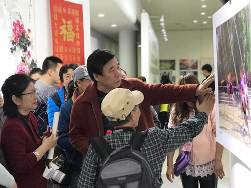 图为活动现场