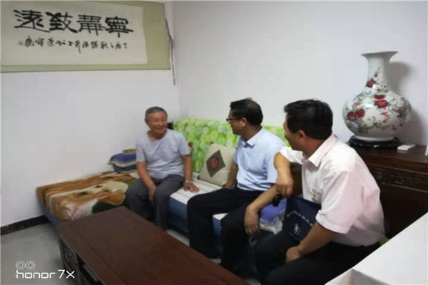 图为调研现场