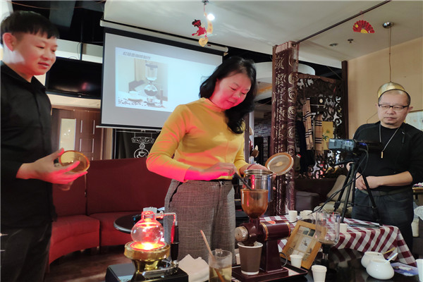 图为活动现场