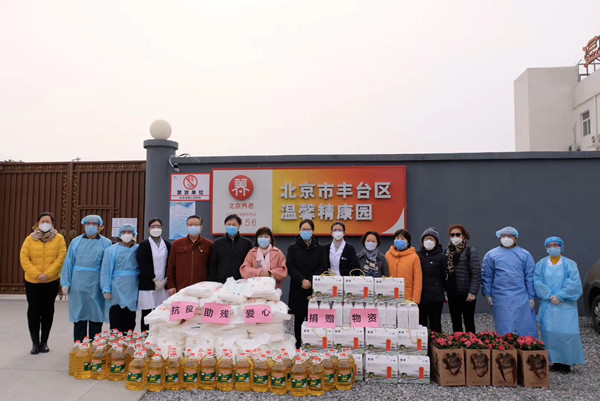 图为慰问现场