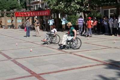图为运动会现场