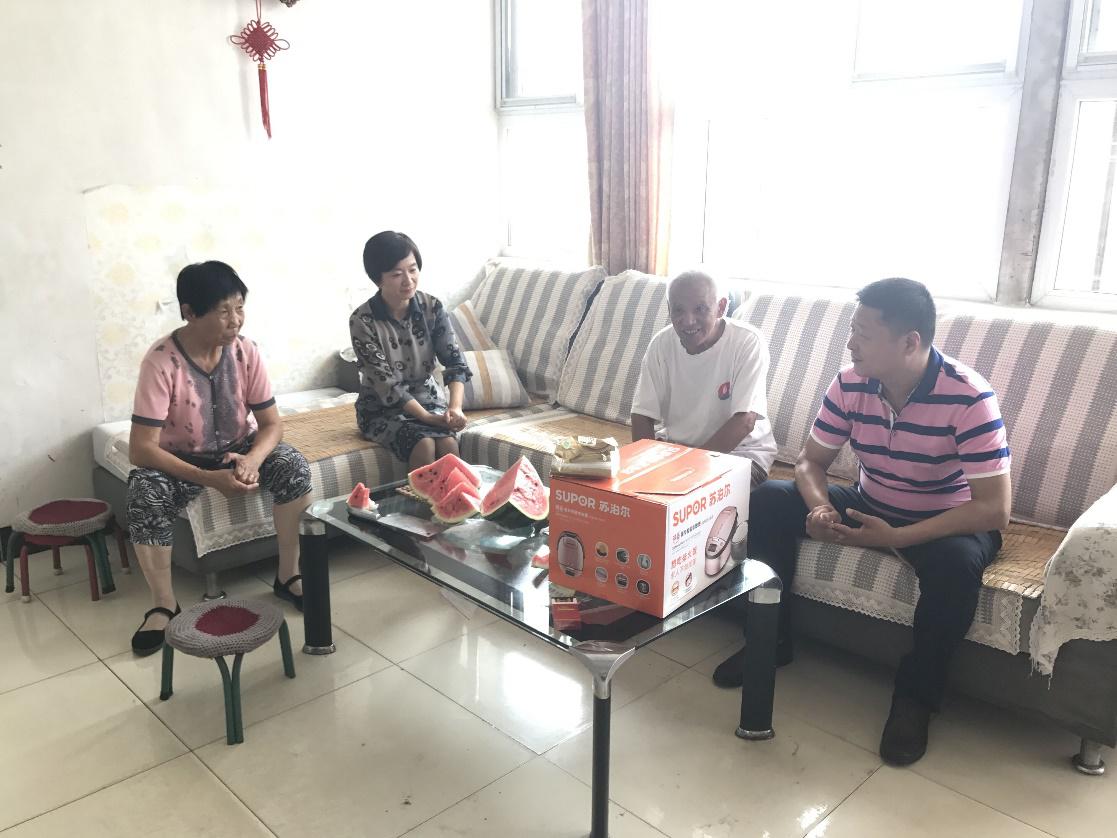 图为活动现场