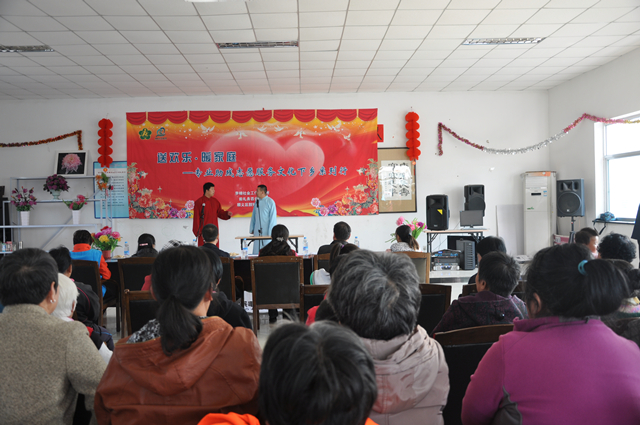 图为：文化下乡演出现场