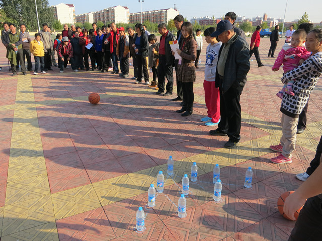 图为：顺义区仁和镇残疾人参加运行会现场