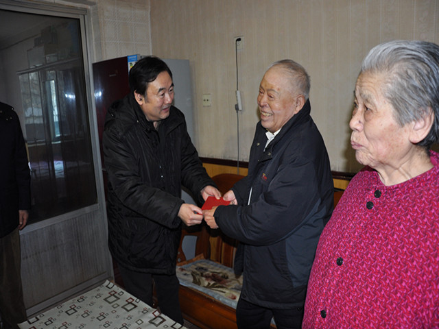 慰问困难残疾人