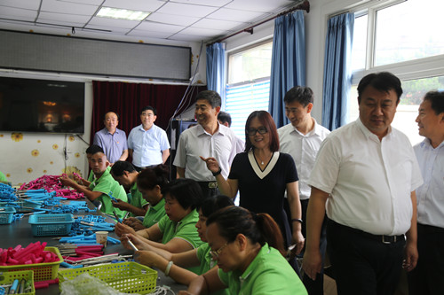 图为调研现场