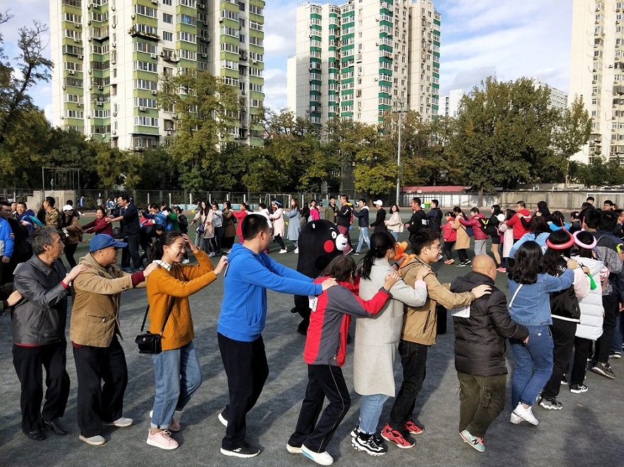 欢乐的体育游戏活动