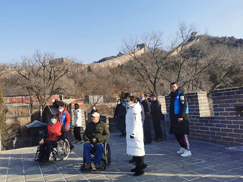 市残联理事长吴文彦带队到延庆区八达岭长城调研无障碍环境建设情况