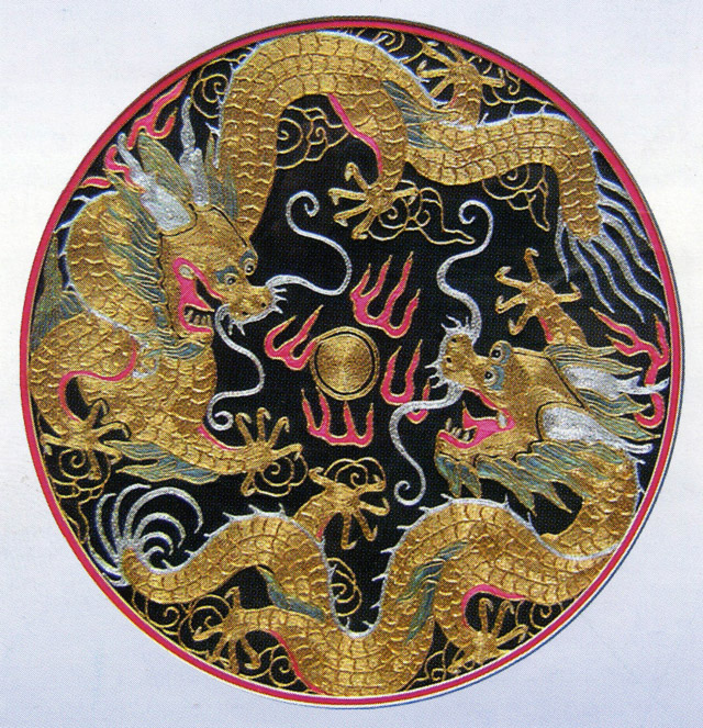 图为：刺绣《盘龙》